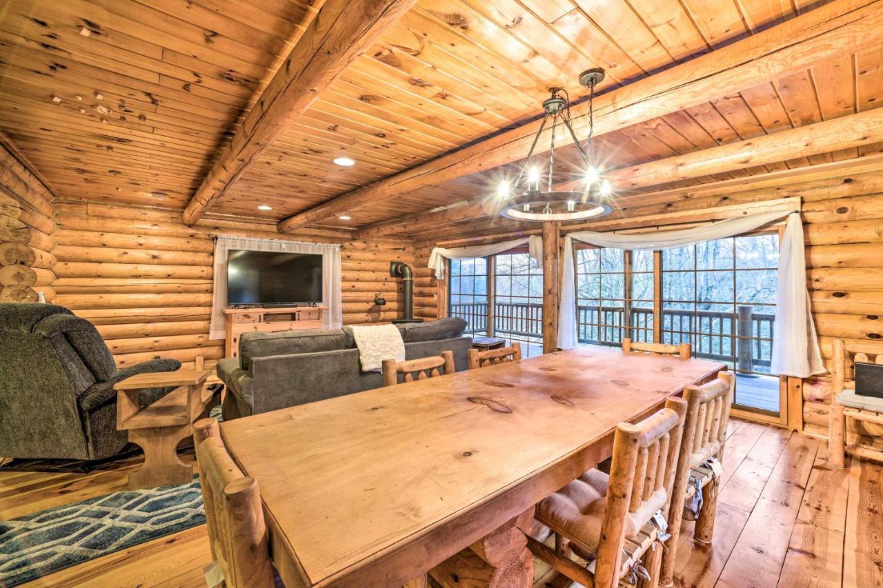 Spacious Cabin With Decks Near Saratoga Springs Middle Grove Eksteriør billede