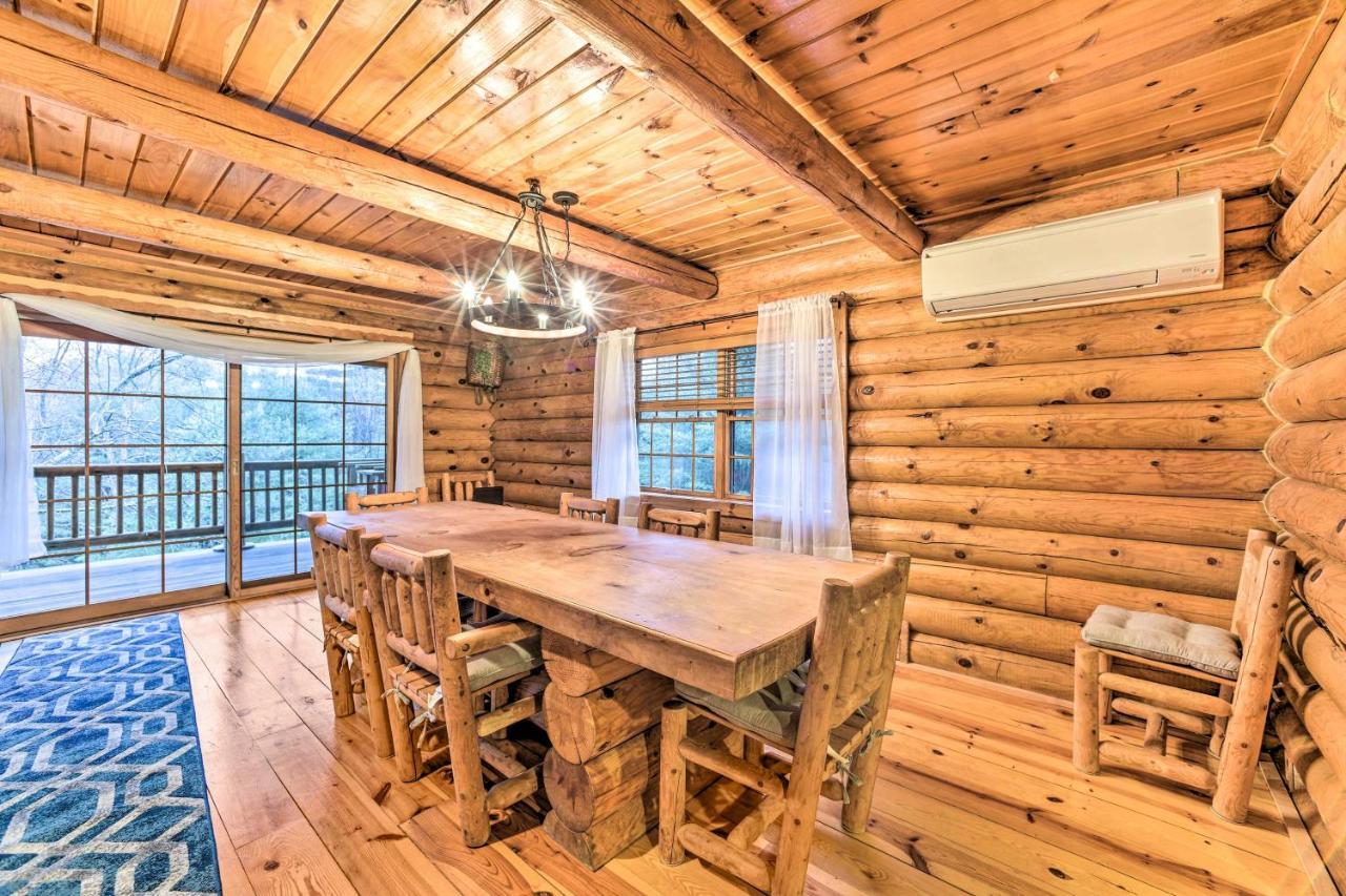 Spacious Cabin With Decks Near Saratoga Springs Middle Grove Eksteriør billede
